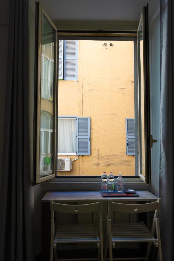 Romafullhouse Guesthouse Exteriör bild